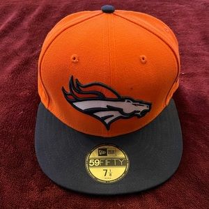 Denver Broncos New era fitted size 7 1/8